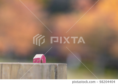 red wooden house red wooden house 98204404