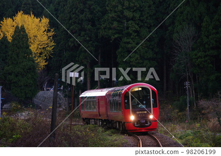 Commemorating the 65th anniversary of the opening of the entire Oito Line Resort Setsugetsuka Icho 98206199