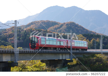 Echigo Tokimeki Railway Resort Setsugekka Himekawa Railway Bridge and Mt. Kurohime 98207222