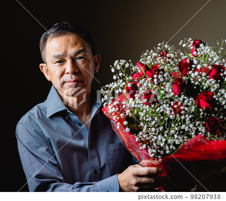 Put your daily gratitude into a red rose Wedding anniversary Put your daily gratitude into a red rose Wedding anniversary 98207938