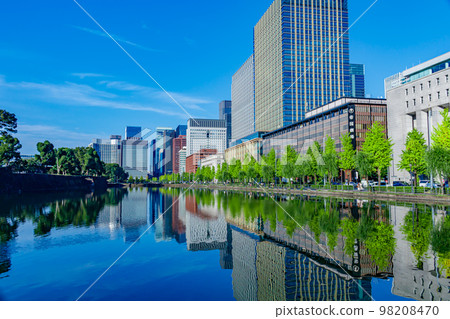 [Urban scenery of Tokyo] Hibiya moat and urban scenery around Marunouchi 98208470
