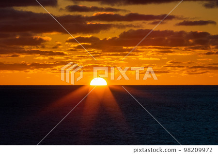 塔斯曼海 塔斯曼海 98209972