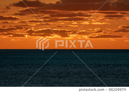 塔斯曼海 98209974