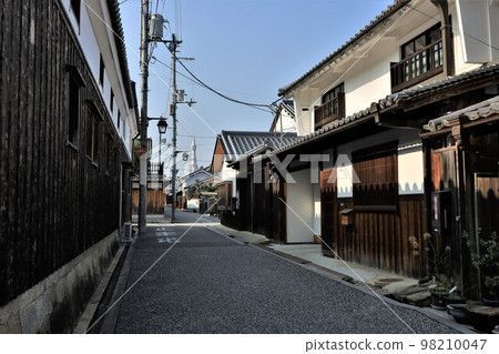 Tondabayashi Jinaimachi (Tondabayashi Town, Tondabayashi City, Osaka Prefecture/Important Preservation District for Groups of Traditional Buildings) 98210047