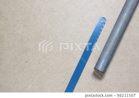 iron pipe and saw iron pipe and saw 98211507