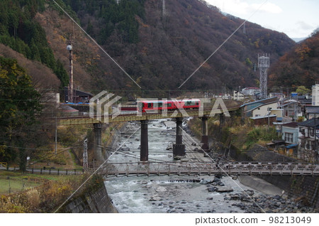 Commemorating the 65th anniversary of the opening of the entire Oito Line Resort Setsugetsuka No. 7 Himekawa Bridge 98213049