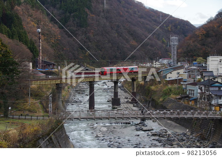 Commemorating the 65th anniversary of the opening of the entire Oito Line Resort Setsugetsuka No. 7 Himekawa Bridge 98213056