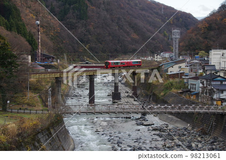 Commemorating the 65th anniversary of the opening of the entire Oito Line Resort Setsugetsuka No. 7 Himekawa Bridge 98213061