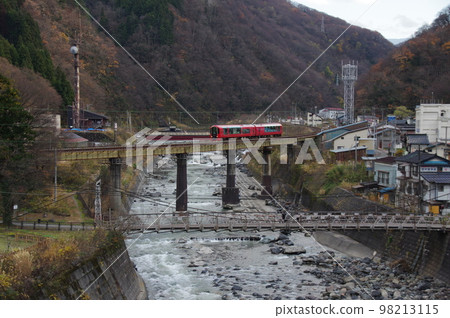 Commemorating the 65th anniversary of the opening of the entire Oito Line Resort Setsugetsuka No. 7 Himekawa Bridge Commemorating the 65th anniversary of the opening of the entire Oito Line Resort Setsugetsuka No. 7 Himekawa Bridge 98213115