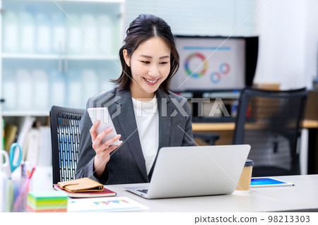 OL image of a woman in a suit 98213303