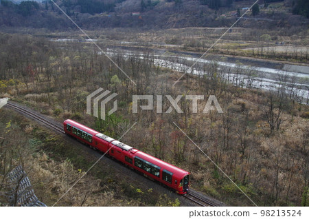 紀念整個Oito Line Resort Setsugetsuka Go開業65週年沿Himekawa河岸 98213524