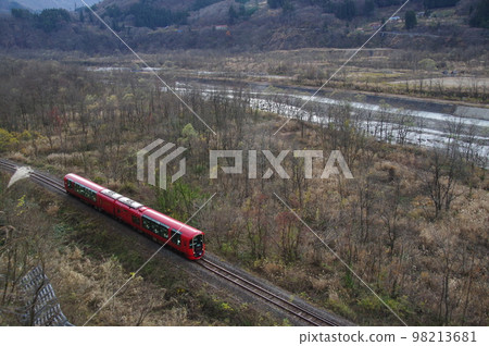 紀念整個Oito Line Resort Setsugetsuka Go開業65週年沿Himekawa河岸 98213681