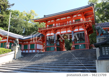 京都只園的象徵八坂神社 98213709