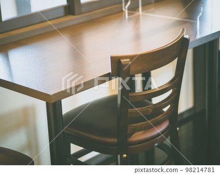 retro table and chairs 98214781