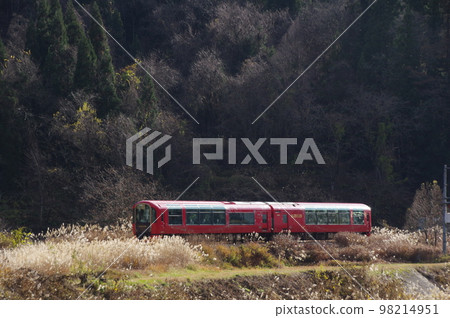 紀念大糸線度假村雪月蒲葦全線開業 65 週年 98214951