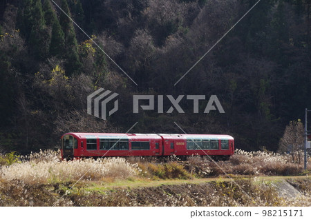 紀念大糸線度假村雪月蒲葦全線開業 65 週年 98215171