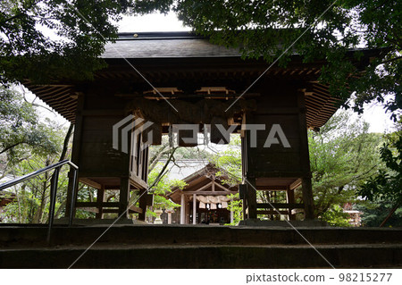 From Nagahama Shrine 98215277