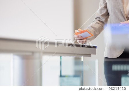 Security gate 98215410