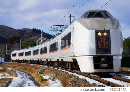 週六及節假日開往上野的特快草津32號 98215481