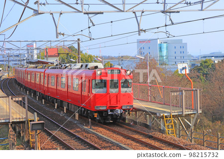 在名鐵豐田線上行駛的名鐵200系列列車 98215732