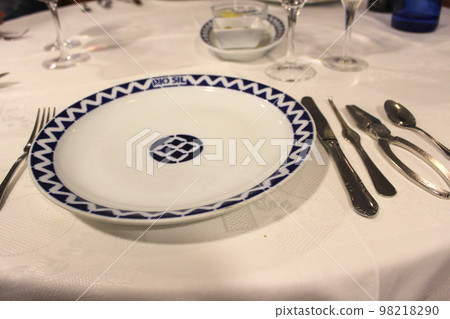 western table setting 98218290
