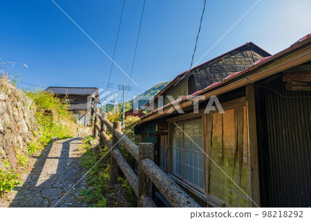Stone-paved narrow road Old Kajikazawa-cho 98218292