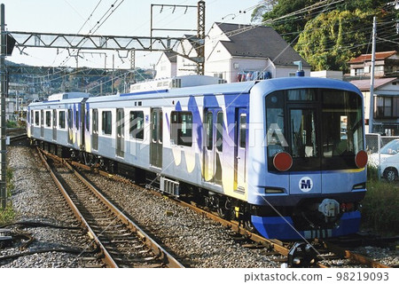 Y500 series for Yokohama Minatomirai Line on Yokosuka Line 98219093