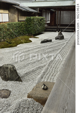 Quiet garden Zuihoin Daitokuji 98219614