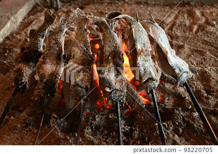 鹽烤虹鱒魚 98220705