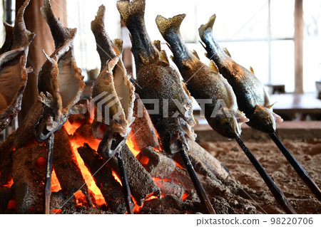 鹽烤虹鱒魚 98220706