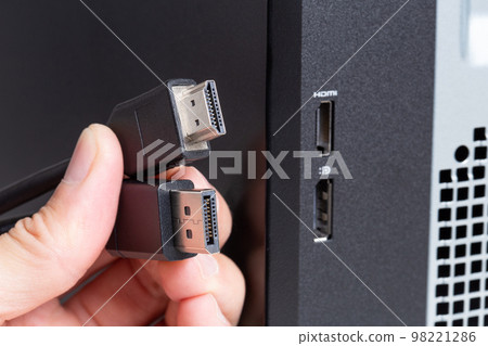 HDMI 和 DisplayPort HDMI 和 DisplayPort 98221286