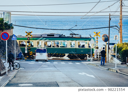 Shonan Coast Railroad crossing at Kamakura Kokomae Station Shonan Coast Railroad crossing at Kamakura Kokomae Station 98221554