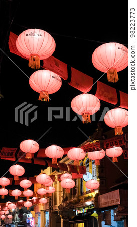 馬六甲雞場街在晚上 98223773