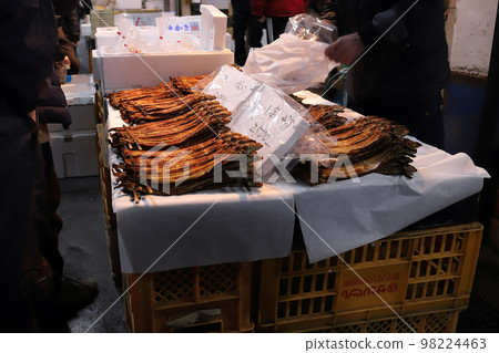 Akashi Regional Public Wholesale Market "End of Year Market Opening 2022" 98224463