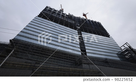 Umekita Phase 2開發項目中的建築物和新車站的建設 98225652