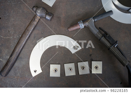 Welding stainless steel material 98228185