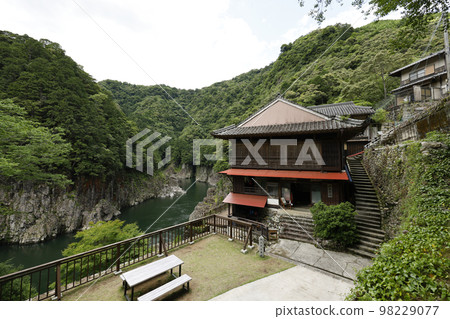 多洛京酒店 多洛京酒店 98229077