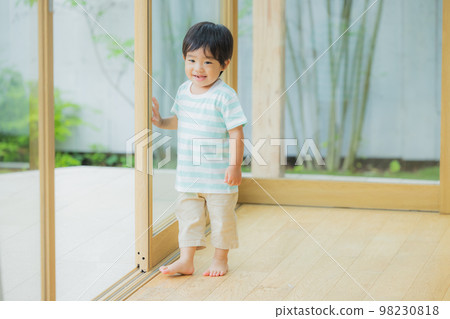 家庭的客廳 98230818