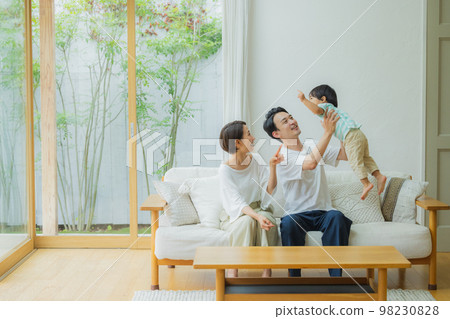 家庭的客廳 98230828
