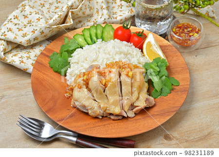 Thai and ethnic cuisine "Khao Mangai", "Chicken Rice", "Steamed Chicken Rice", "Chicken Rice", "Rice Cooker Recipe". 98231189