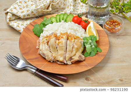 Thai and ethnic cuisine "Khao Mangai", "Chicken Rice", "Steamed Chicken Rice", "Chicken Rice", "Rice Cooker Recipe". 98231190