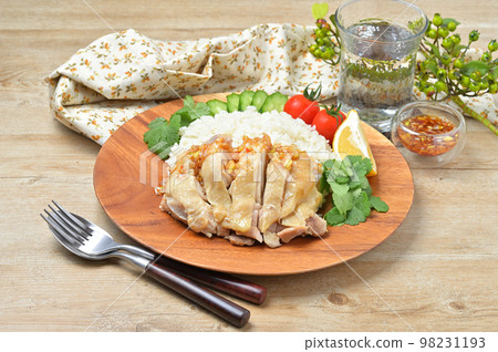 Thai and ethnic cuisine "Khao Mangai", "Chicken Rice", "Steamed Chicken Rice", "Chicken Rice", "Rice Cooker Recipe". 98231193