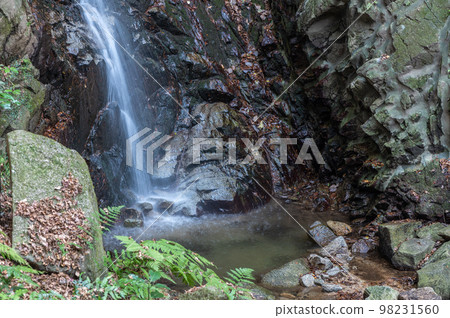 Genji Falls, Katano Hakkei, Katano City, Osaka Prefecture 98231560