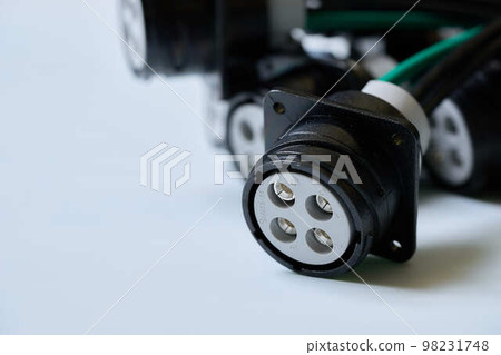 A wire with a connector attached for connection to a machine A wire with a connector attached for connection to a machine 98231748
