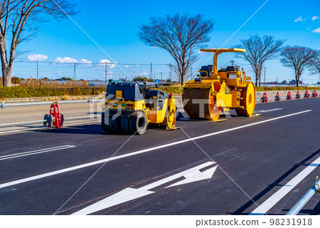 Work to increase the number of lanes on the main road National Route 17 Jobu Road up direction 2022.12 lower f-2 High saturation Work to increase the number of lanes on the main road National Route 17 Jobu Road up direction 2022.12 lower f-2 High saturation 98231918