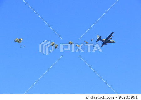 Parachute drop Remote island recapture exercise Special forces airborne drop Parachute drop Remote island recapture exercise Special forces airborne drop 98233961
