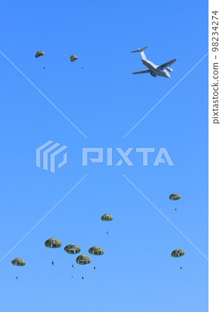 Parachute drop Remote island recapture exercise Special forces airborne drop Parachute drop Remote island recapture exercise Special forces airborne drop 98234274