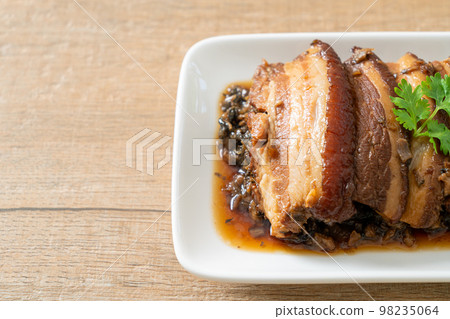 Steam Belly Pork With Swatow Mustard Cubbage Recipes or Mei Cai Kou Rou Steam Belly Pork With Swatow Mustard Cubbage Recipes or Mei Cai Kou Rou 98235064