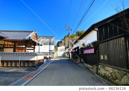 [Kochi Prefecture] Former Hamaguchiya Residence and Meikyoukan (Sagawa-machi Sake Brewery Road) 98236126