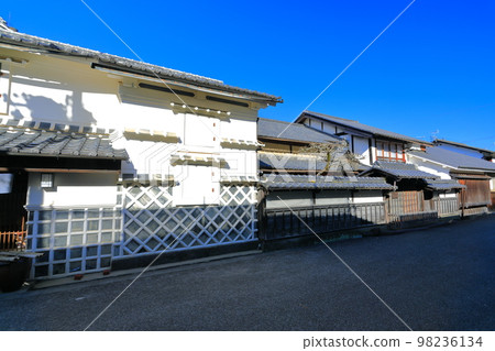 [Kochi Prefecture] Takemuraya House in Sunny Weather (Sagawa-machi Sake Brewery Road) 98236134